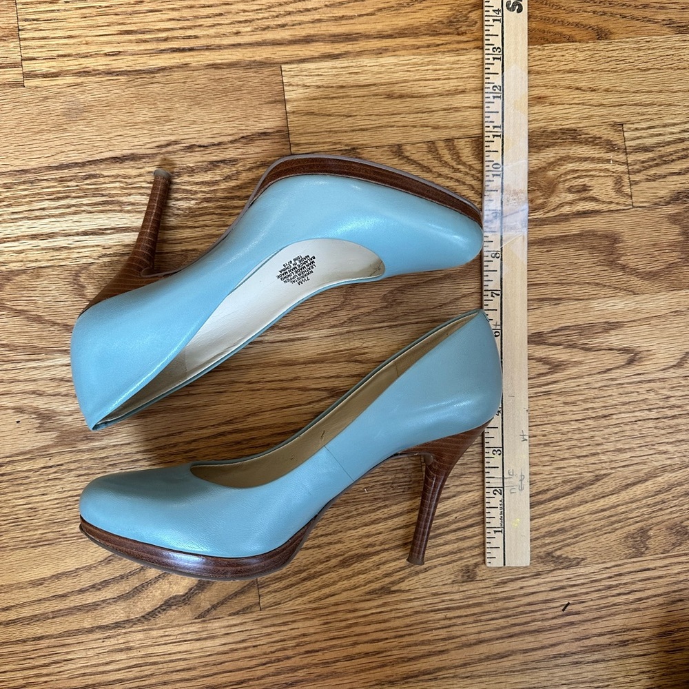 Nine West Women's Light Blue Leather Pumps